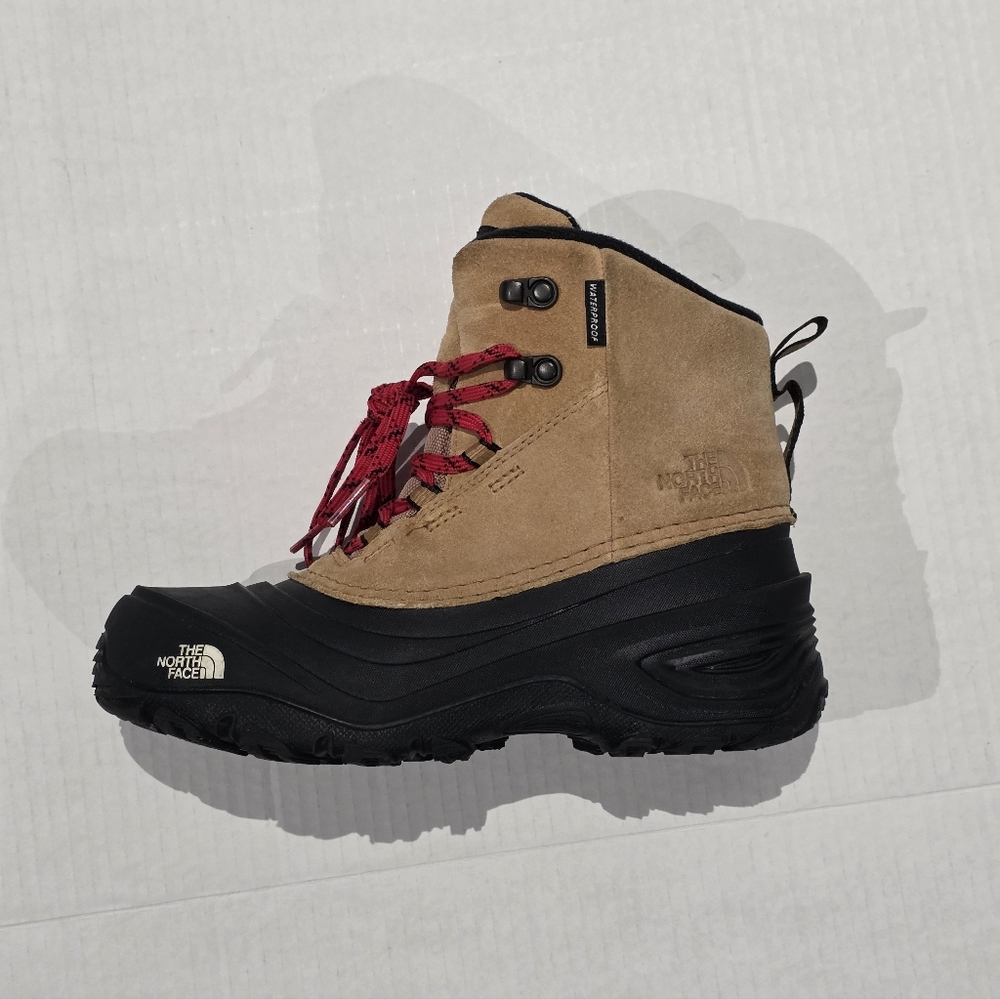 The North Face Chilkat Waterproof Kids Boots. - Picture 4 of 11